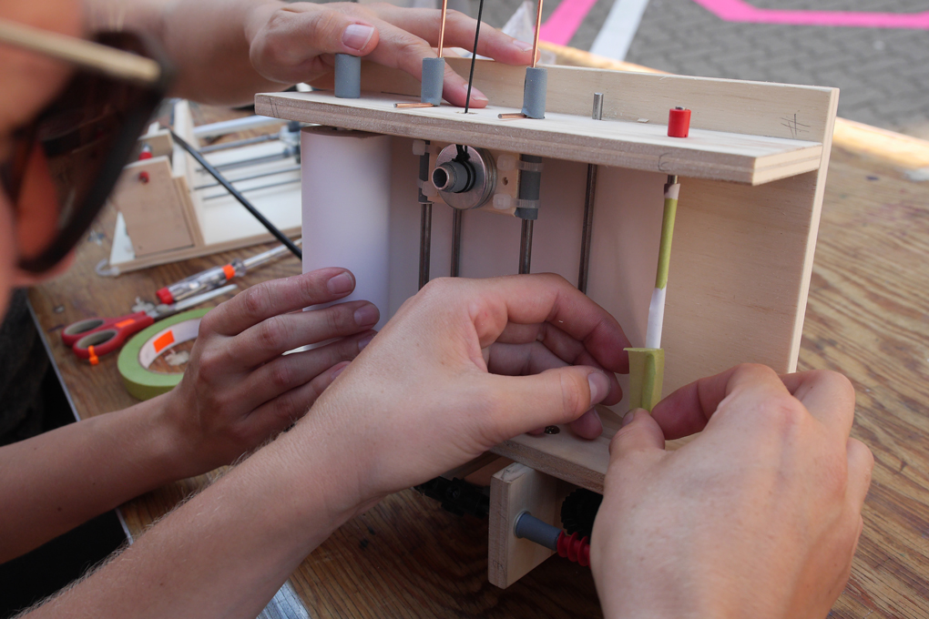 Attaching paper roll