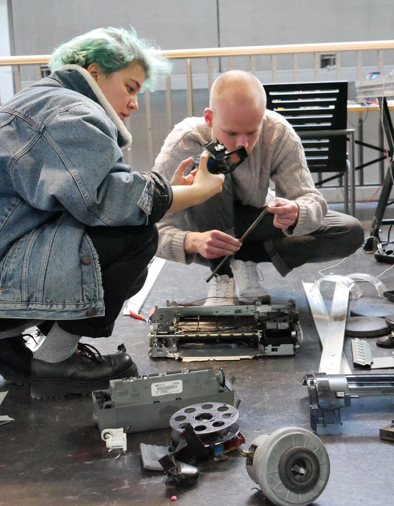 Exploring electro-trash