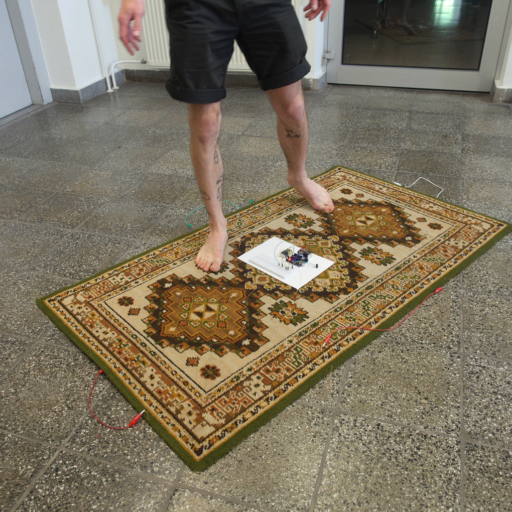 Sensing carpet