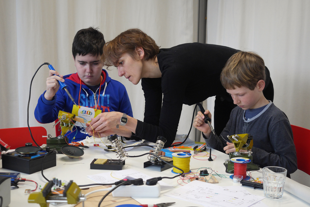 Soldering circuit boards